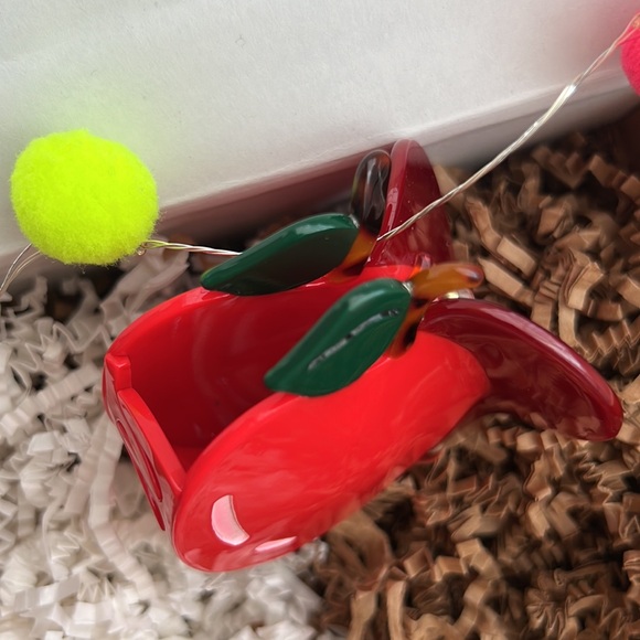 New Apple Hair Clip - Picture 2 of 4